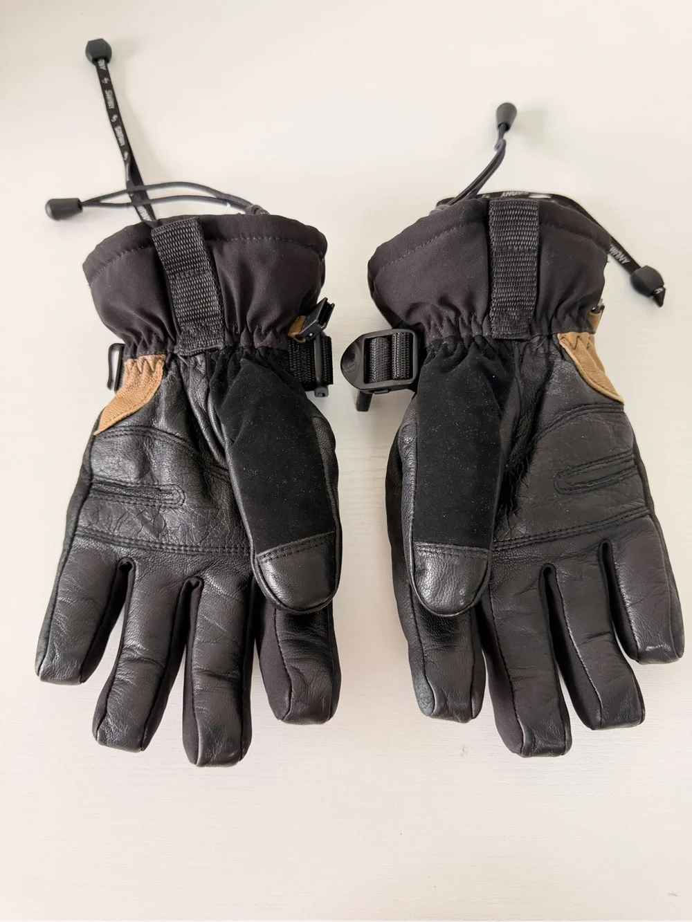 Swany Black Ski/Snowboard Gloves with Tripl-plex Detail Size 7/8 Youth